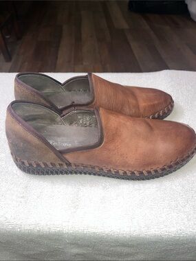 Antelope by anthropology slip on